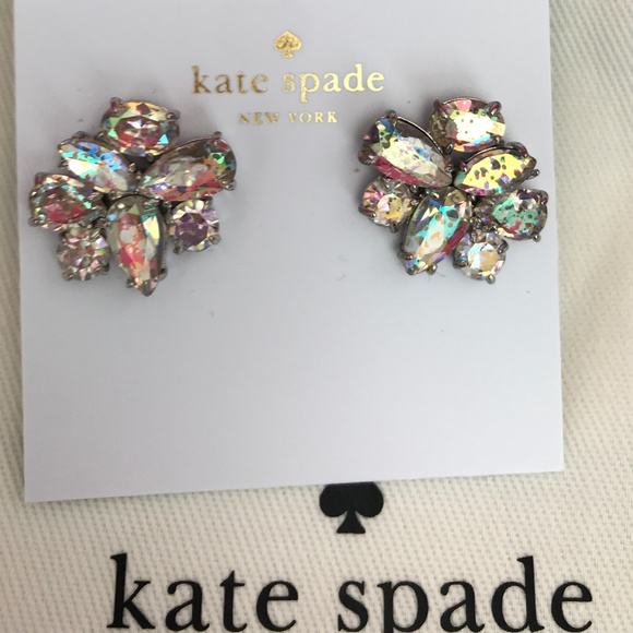 White Patina Cluster Stud Earrings - Picture 2 of 3